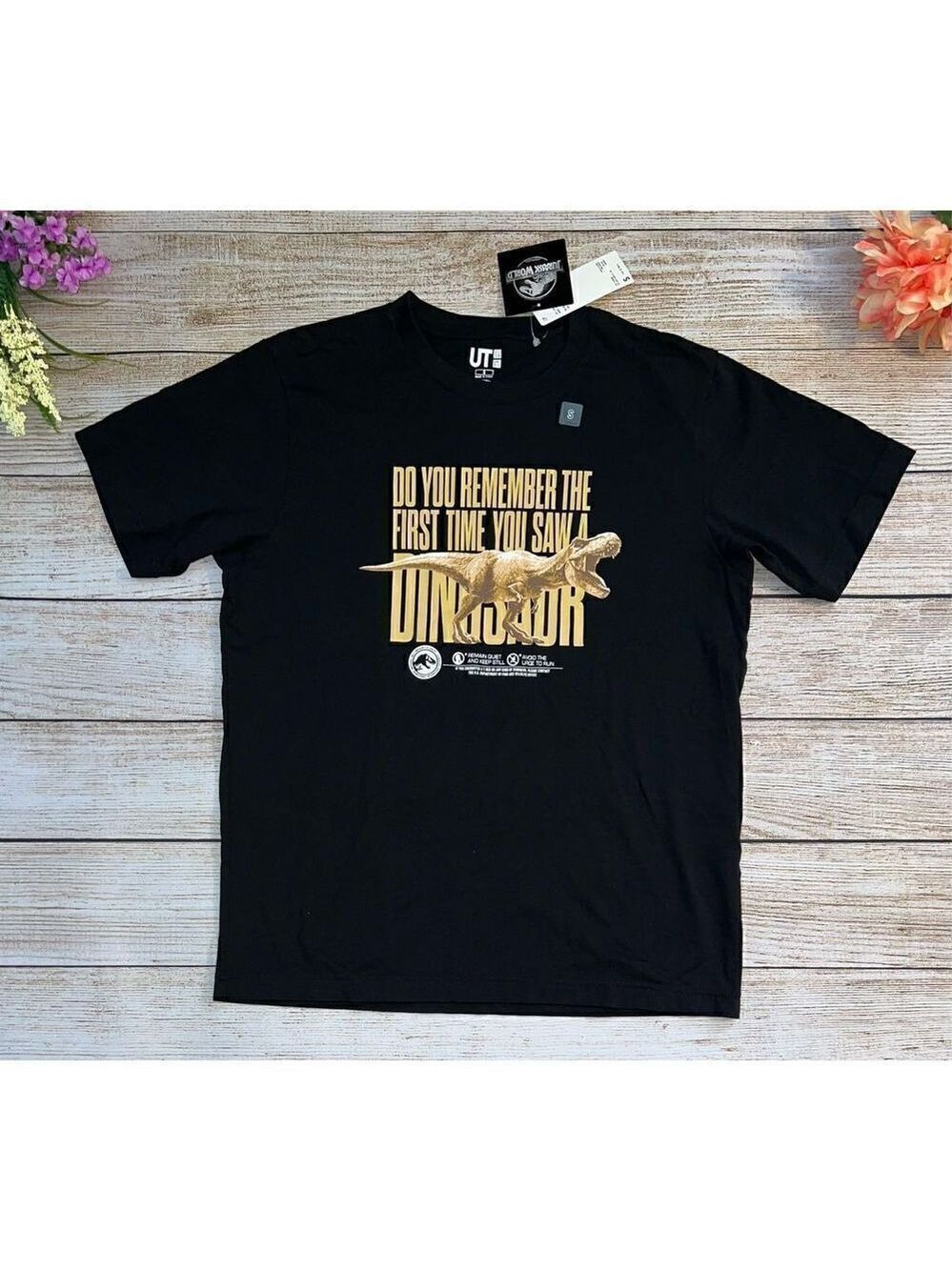 Universal Parks Jurassic World Tee Shirt (S)